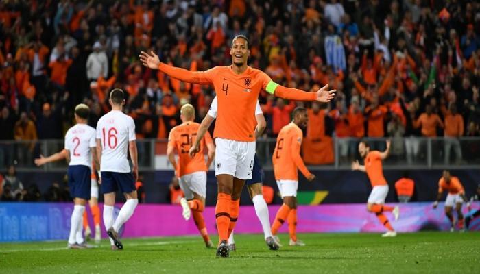 هولندا تخطف تعادلاً قاتلاً أمام اليونان 2-2 في دوري الأمم الأوروبية