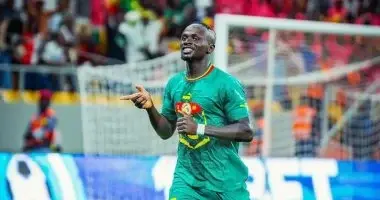 كاف يطالب ساديو ماني بإعادة جائزة أفضل لاعب في كأس أمم أفريقيا لصالح دياز