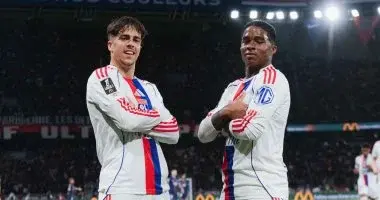 خسارة بي اس جي ضد أولمبيك ليون بثنائية في الدوري الفرنسي.
