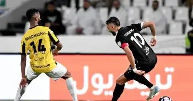 الشباب يعبر اتحاد جدة بثلاثية