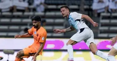 الفيحاء ضد الهلال.. الزعيم يضرب منافسه بثلاثية في الدوري السعودي
