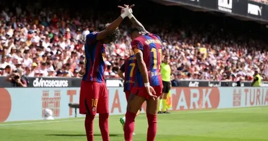 برشلونة يضرب فالنسيا بخماسية ويتصدر الليجا