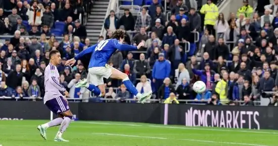 إيفرتون يُقصي نيوكاسل بثلاثية ويتأهل لربع نهائي كأس الرابطة الإنجليزية.