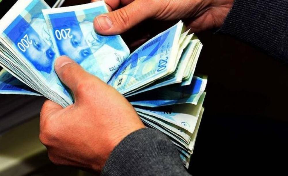 رواتب الموظفين عن شهر أيار اليوم الأحد بنسبة لا تقل عن 50% وبحد أدنى 2000 شيكل