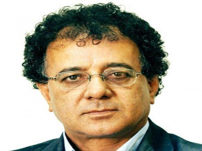 كيف تصبح دكتاتورا في سنة واحدة