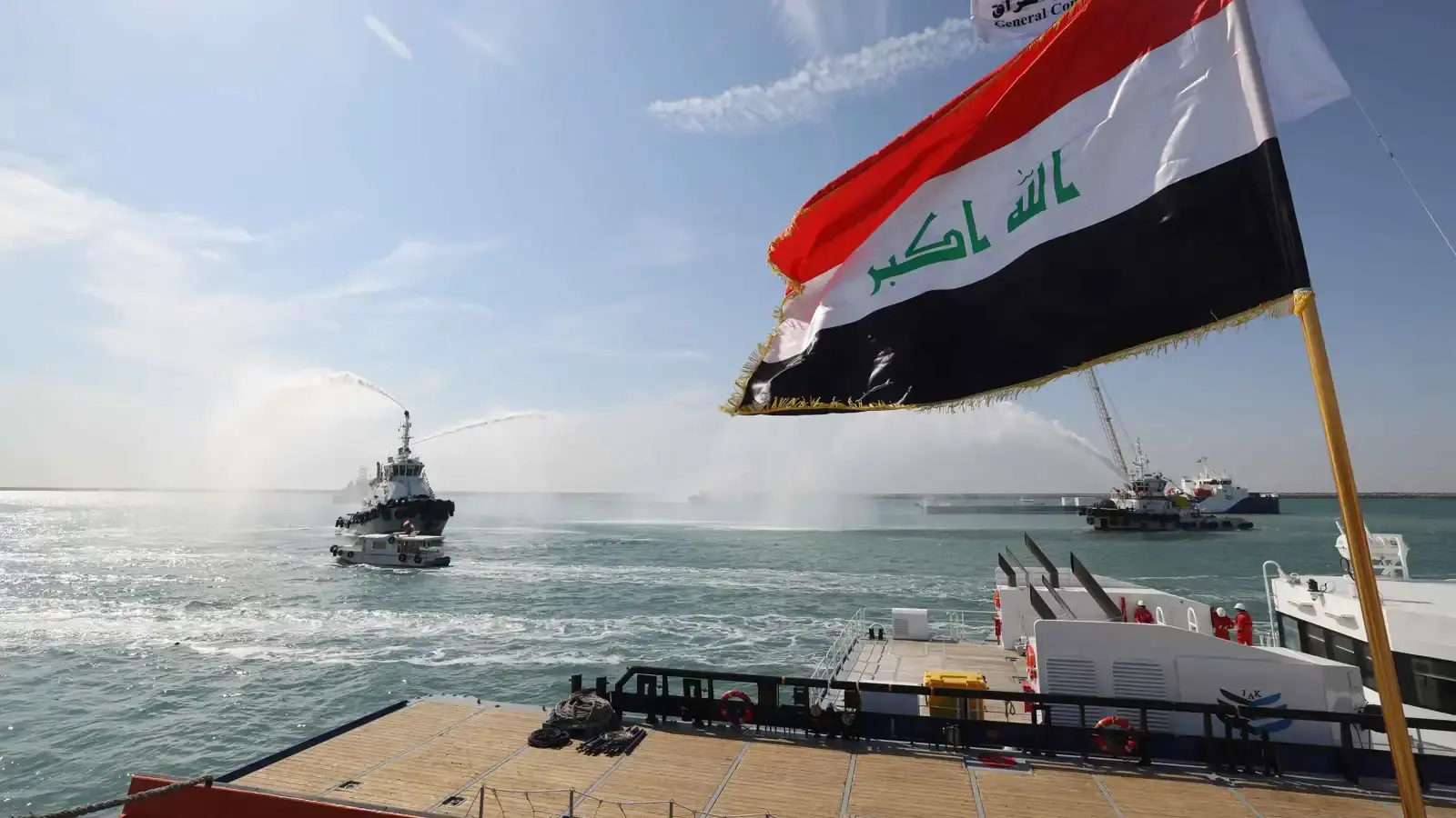 إيران تمنح ناقلات نفط عراقية إذنا لعبور هرمز