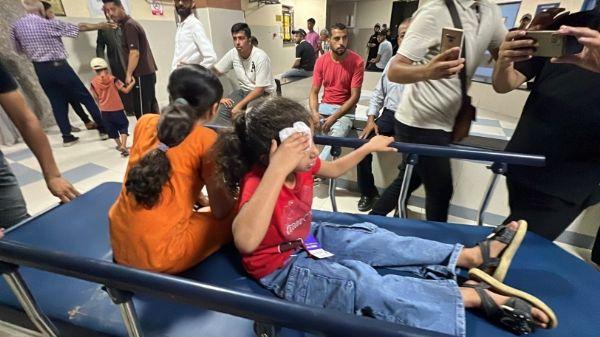 إصابتان إحداهما حرجة في قصف مسيّرة تجمعا للمواطنين في مخيم الشاطئ غرب مدينة غزة