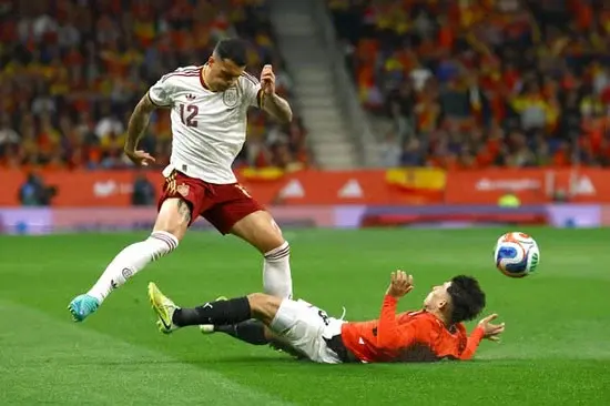 منتخب مصر يتعادل مع إسبانيا في برشلونة وديًا استعدادا لكأس العالم..