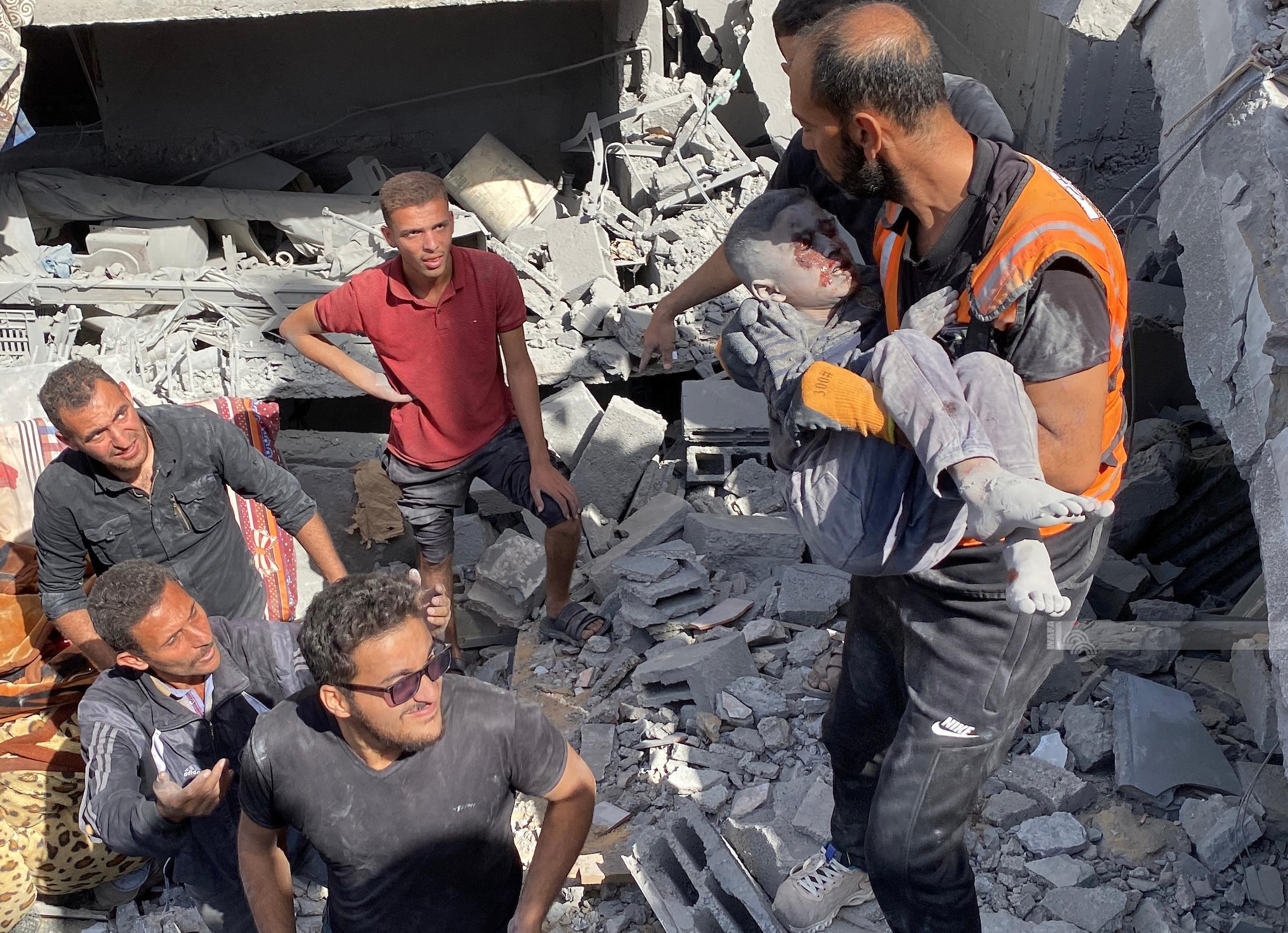 . 5 شهداء وإصابات باستهداف شقة ومواطنين بغزة
