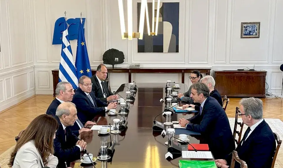 الشيخ يلتقي رئيس الوزراء اليوناني ويبحث معه التطورات في فلسطين والمنطقة