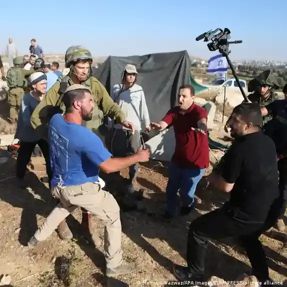 تدمير شبكات مياه وهجمات مسلحة للمستوطنين في الضفة والقدس