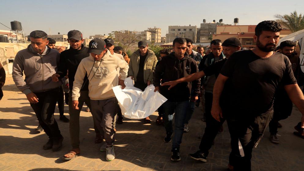 شهيدان .. الاحتلال يواصل خروقاته لوقف إطلاق النار بقطاع غزة
