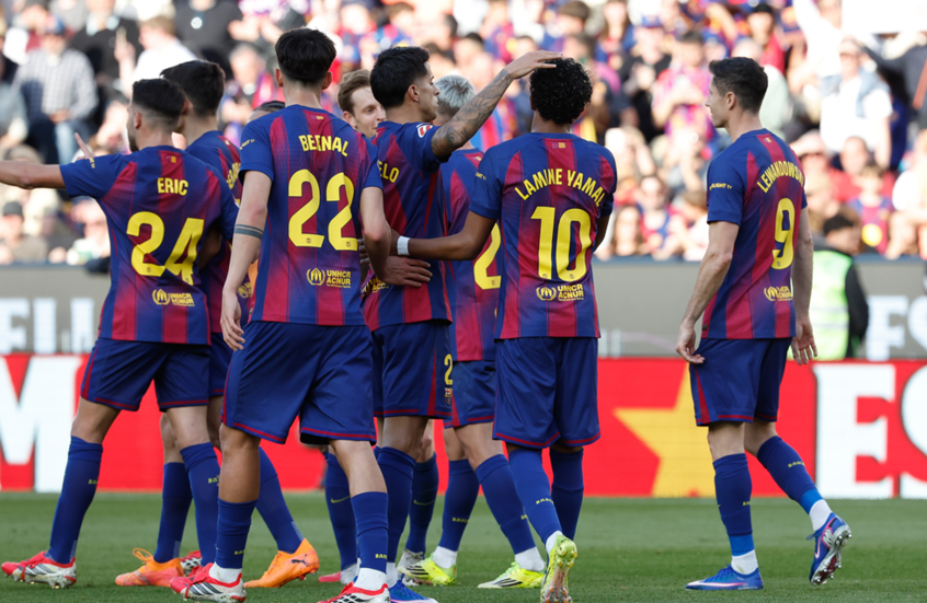 برشلونة يستغل تعثر ريال مدريد ويعتلي صدارة "الليغا"