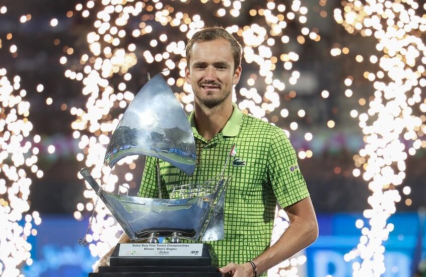 الروسي مدفيديف يفوز ببطولة دبي وجائزة مالية كبيرة من دون لعب النهائي