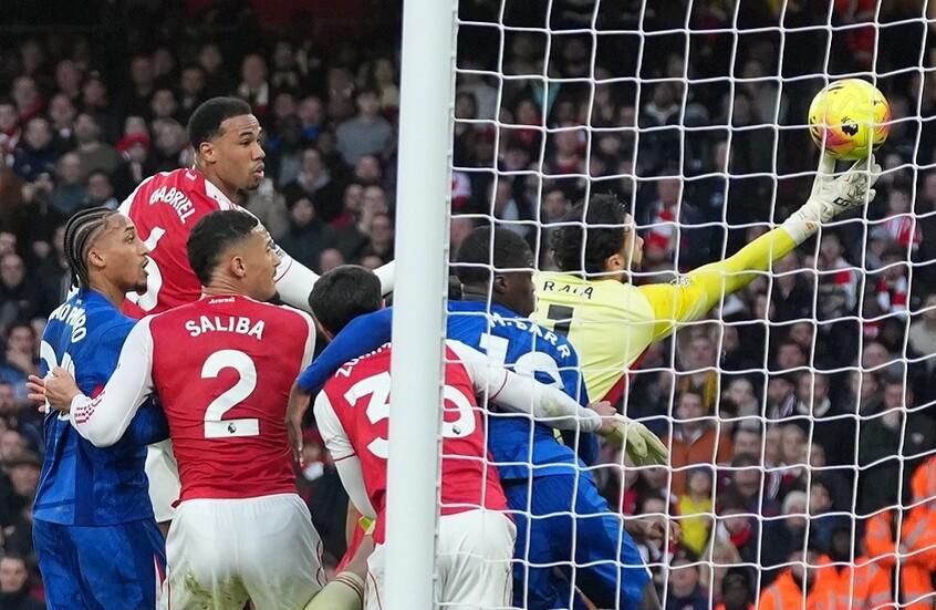 أرسنال يجتاز عقبة  تشيلسي نحو اللقب الكبير