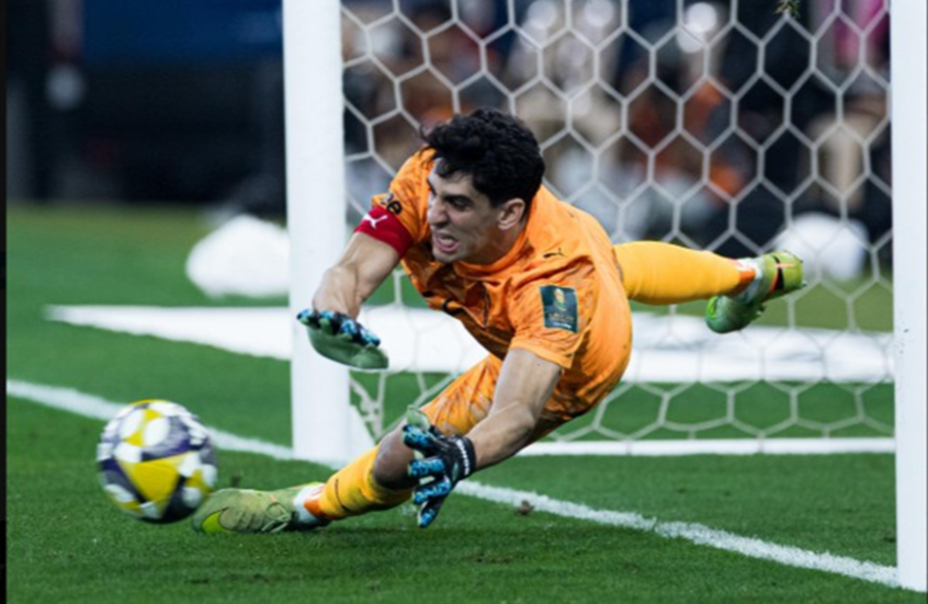 ياسين بونو يقود الهلال للفوز على الأهلي وبلوغ نهائي كأس السعودية