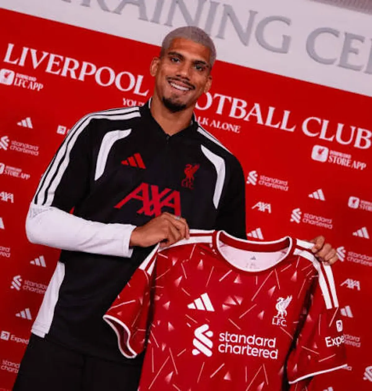 ليفربول يعلن رسميا التعاقد مع أراوخو على سبيل الإعارة