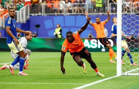 بالصور : هولندا تُسقط السويد بخماسية وتقترب من التأهل لدور الـ32 لكأس العالم