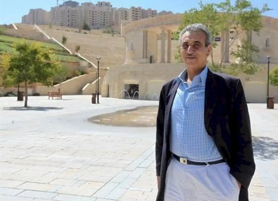 بعد منعه لساعات.. : السماح بسفر رئيس لجنة التكنوقراط بغزة عبر جسر الكرامة