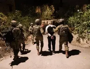 الاحتلال يشن حملة مداهمات واعتقالات في الضفة المحتلة