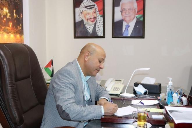 أبو هولي يحذر من تسريح موظفي الأونروا ويدعو إلى تأمين تمويل مستدام