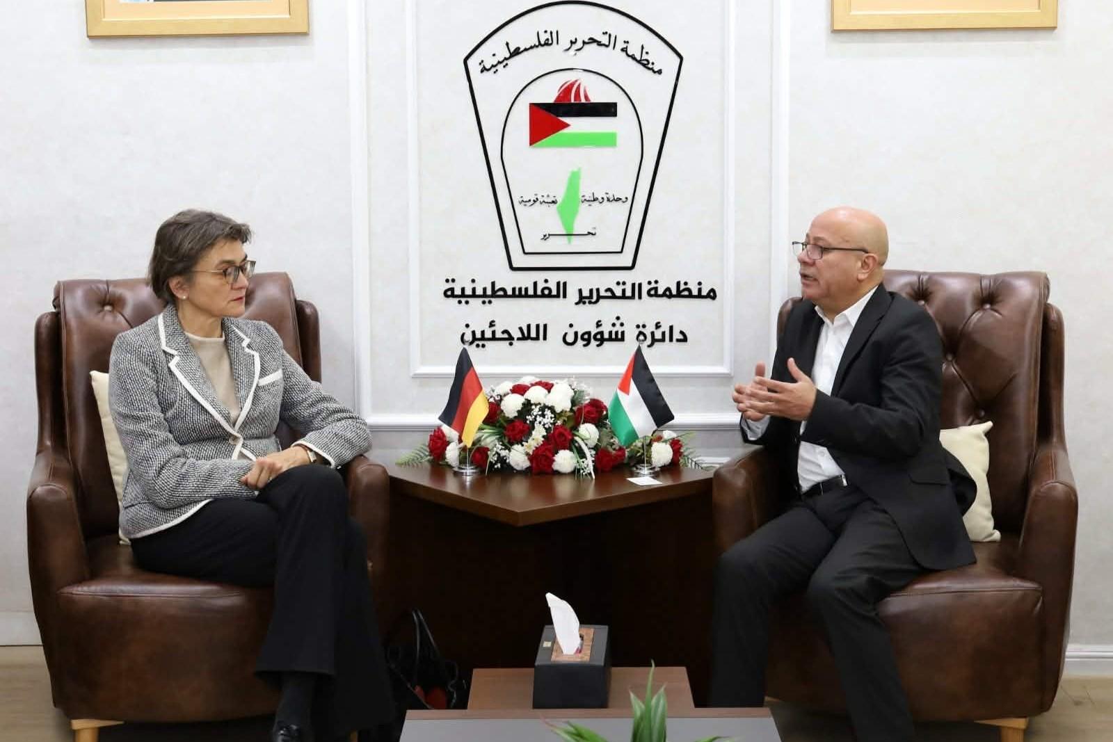 أبو هولي يبحث مع ممثلة ألمانيا تحديات تمويل الأونروا