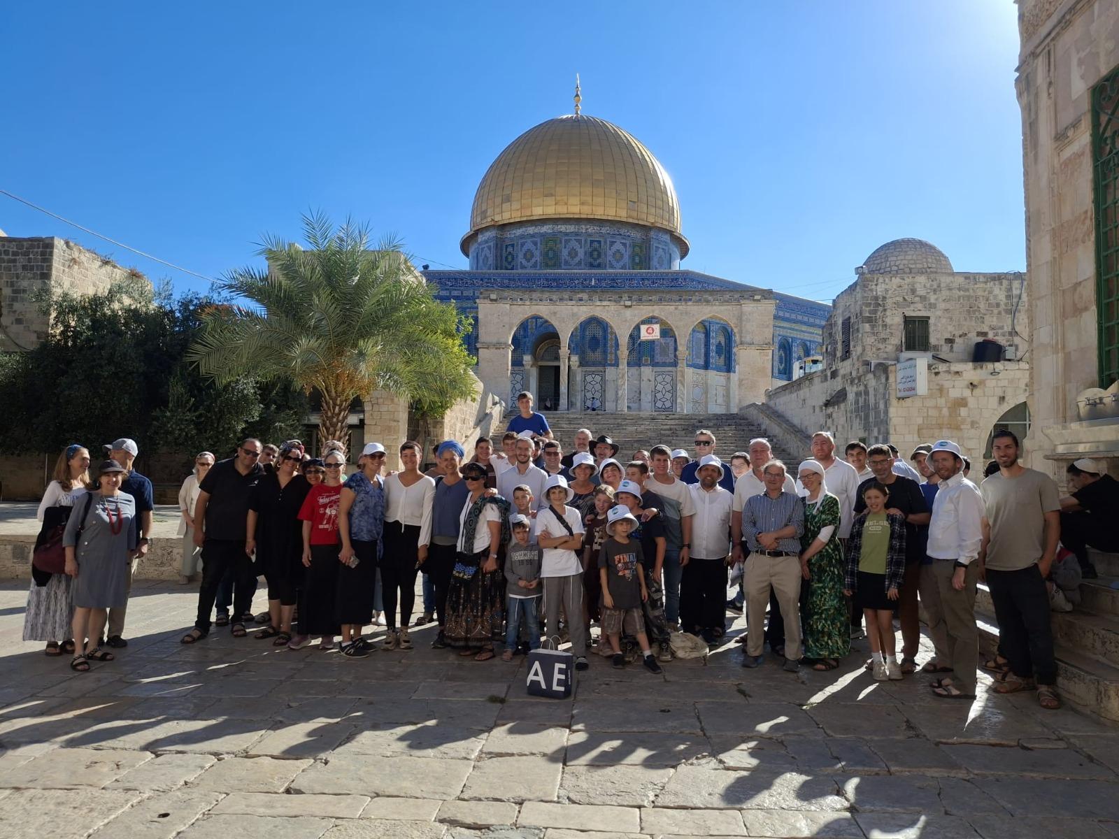 تزامنًا مع "عيد الغفران" أكثر من 100 مستوطن يقتحمون باحات الأقصى والعدد مُرشح للزيادة