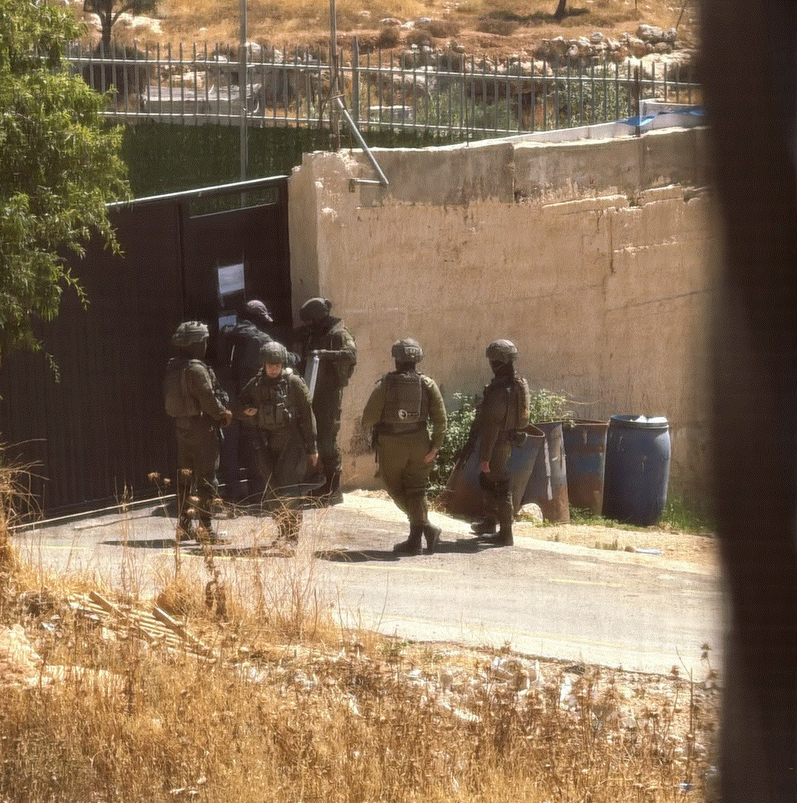 الاحتلال يُنفذ عدة إجراءات عسكرية في القدس المحتلة