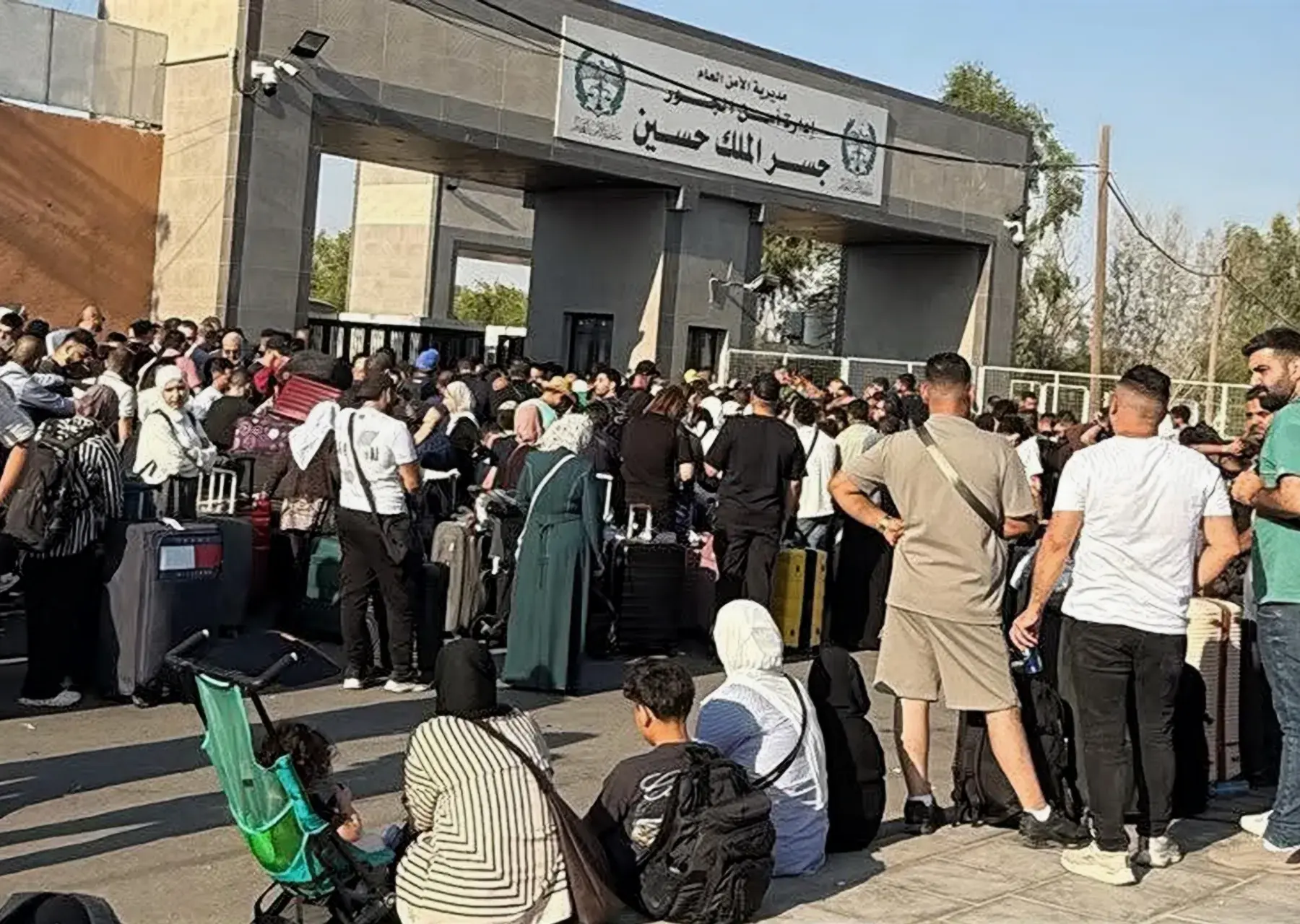 الاحتلال يرفض تمديد ساعات عمل جسر الكرامة ويربط القرار بالوضع الأمني