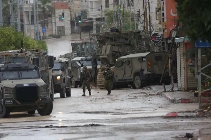 الاحتلال يزعم اعتقال مساعد منفذ عملية "كدوميم" قرب قلقيلية