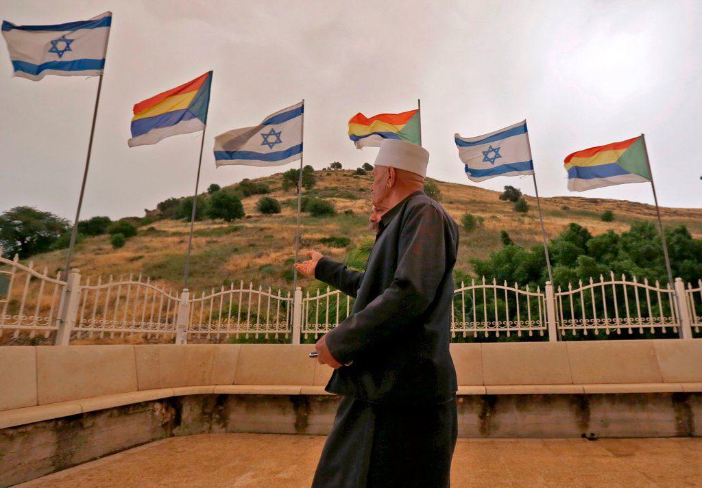 الدروز لدى دولة الاحتلال : نضحي بأولادنا والحكومة تهدم منازلنا