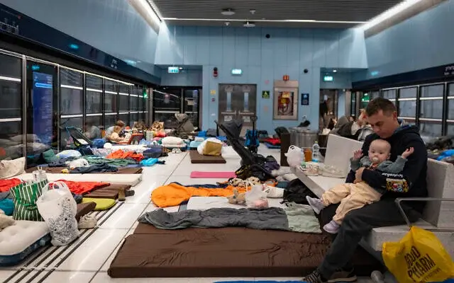 الجبهة الداخلية الإسرائيلية تُعلن تمديد قيود الحرب وإغلاق المدارس حتى الأربعاء المقبل