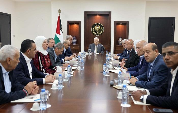 اللجنة المركزية المنتخبة لحركة فتح تعقد اجتماعها الأول برئاسة الرئيس