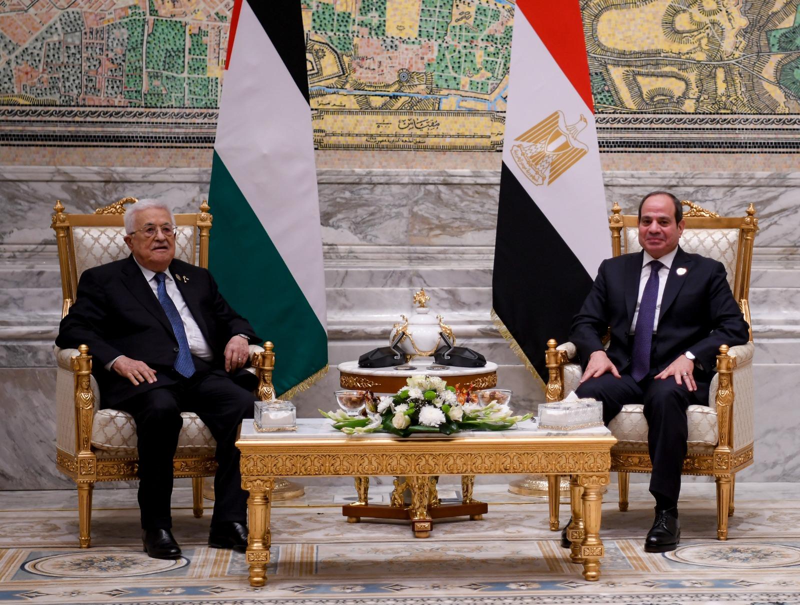 تفاصيل لقاء الرئيس عباس مع نظيره المصري في قصر الاتحادية بالقاهرة