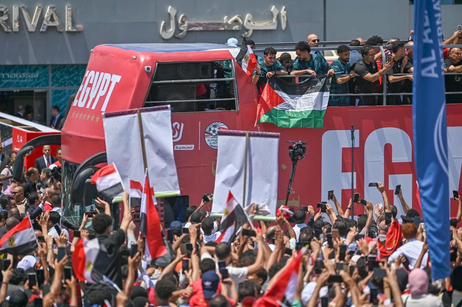 استقبال جماهيري حاشد لمنتخب مصر بعد العودة من المونديال