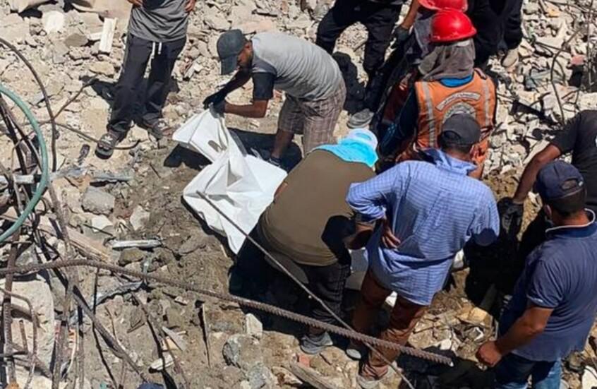 انتشال 112 جثمانًا من تحت الأنقاض في غزة.. بينهم 40 طفلًا و38 امرأة