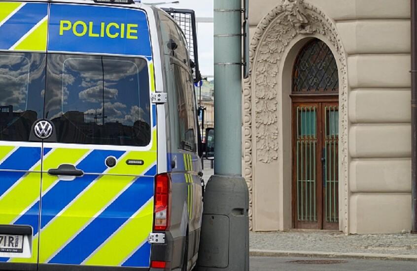 هجوم بالزجاجات الحارقة على مركز "البيت الروسي" الثقافي في براغ