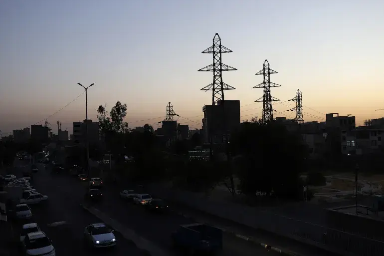انقطاع التيار الكهربائي عن أجزاء واسعة من العاصمة الإيرانية طهران