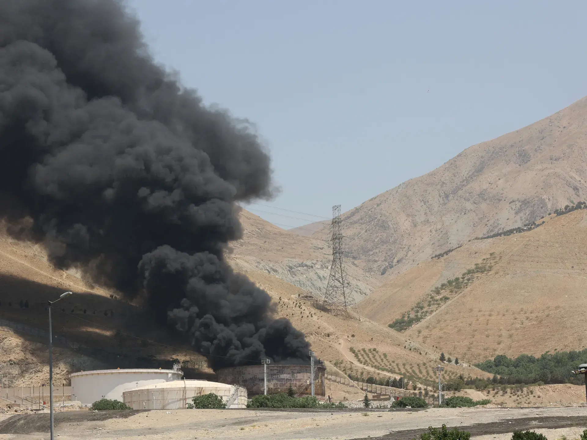 جيش الاحتلال يعلن استهداف موقعًا نوويًا في طهران