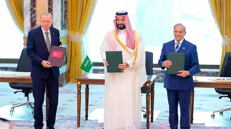أول رد إيراني على اتفاقية الدفاع المشترك بين السعودية وتركيا وباكستان