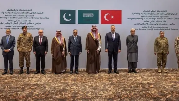 إيران والسعودية وباكستان وتركيا على طاولة واحدة.. تحرك إقليمي وسط تهديدات الحرب