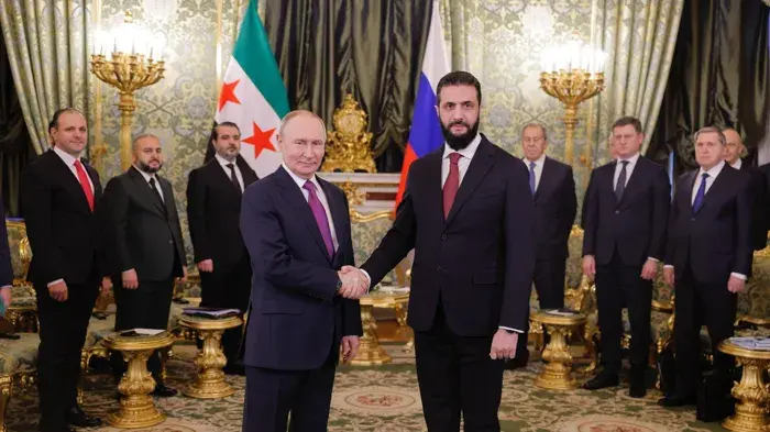 سوريا وروسيا تتفقان على إعادة تنظيم الوجود العسكري الروسي في الساحل