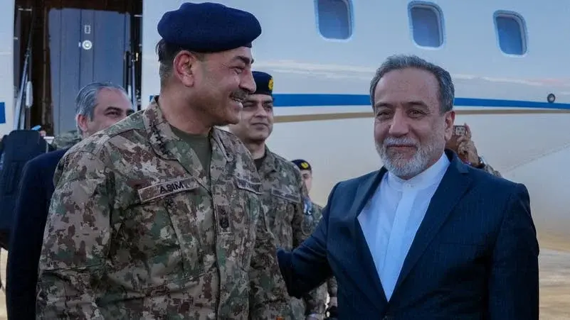قائد الجيش الباكستاني يزور طهران وسط تصاعد التوتر مع واشنطن
