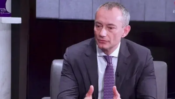 ملادينوف: الولايات المتحدة لن توافق إلا على اتفاق حقيقي وكامل في غزة