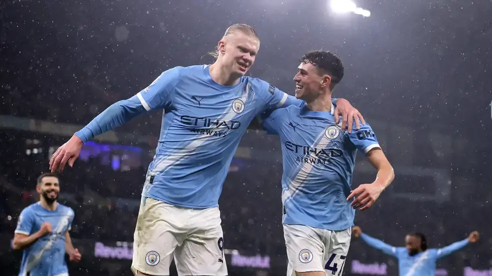 مانشستر سيتي يضرب فولهام بثلاثية ويقلص الفارق مع آرسنال