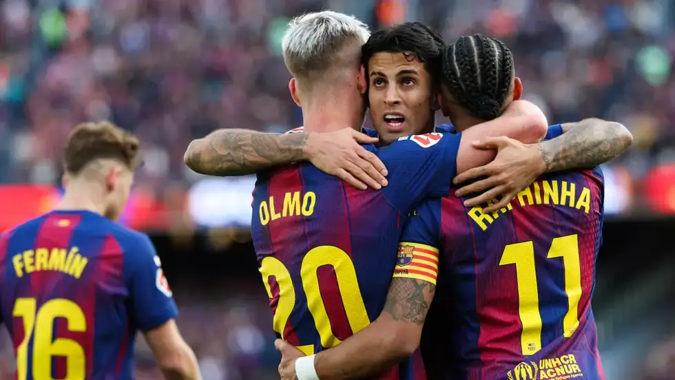 برشلونة يدك إشبيلية 5-2 فى ليلة هاتريك رافينيا وعودة جافى..