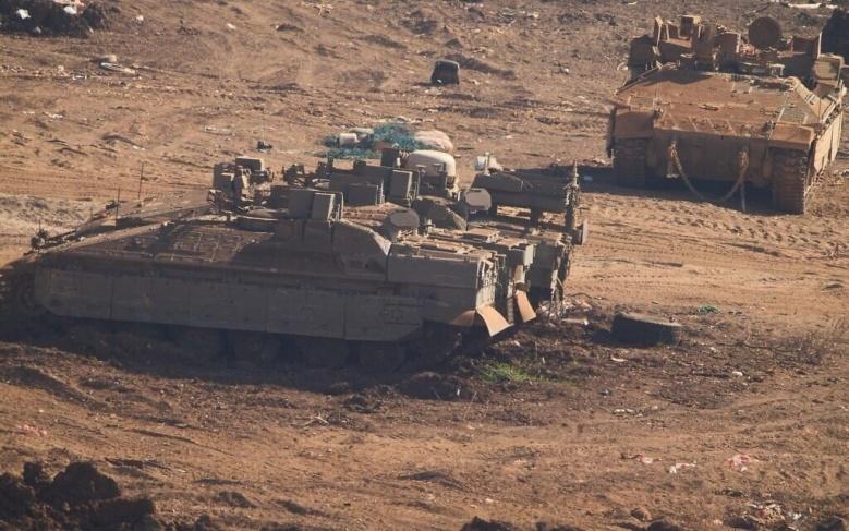 إصابة جندي إسرائيلي جراء انفجار ذخيرة داخل دبابة في جنوب لبنان