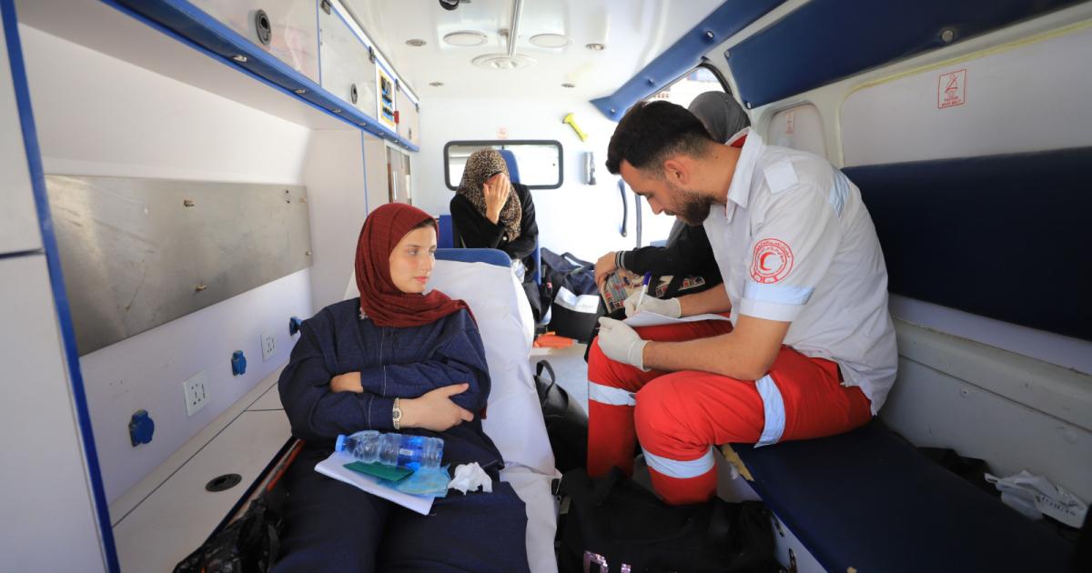 غزة: الاحتلال يعتقل مريضة ومرافقتها على معبر رفح ويواصل عمليات الاغتيال بغزة