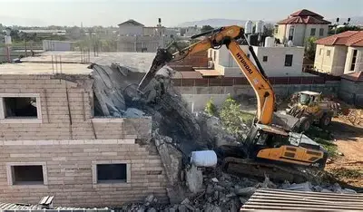 الاحتلال يُجبر عائلة على هدم منزلها بقرية البعنة في الداخل المحتل