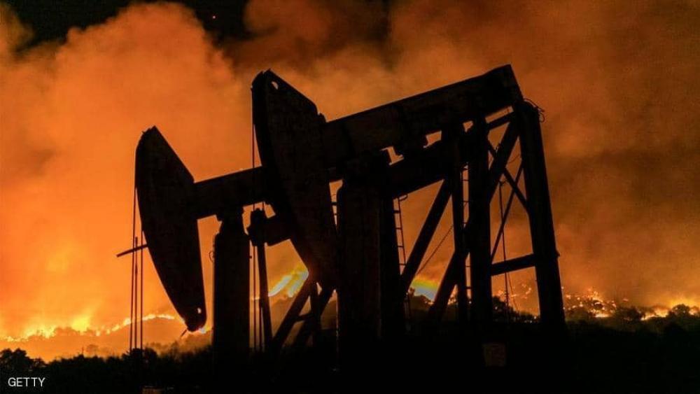النفط يلامس 110 دولارات للبرميل لأول مرة منذ أيار